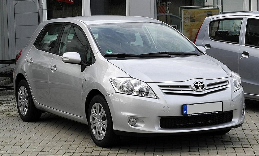 Toyota Auris E150